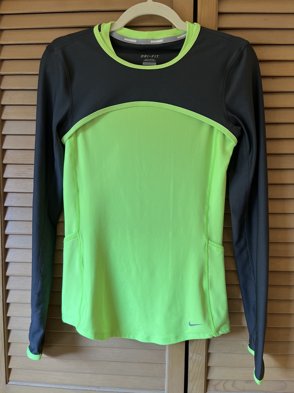 Nike Running Vintage Sleeveless Top with Shrug, Women’s S
